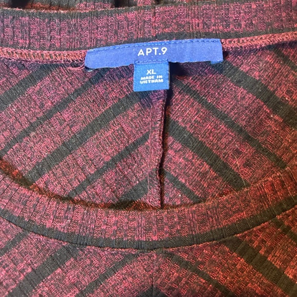 Apt. 9 Burgundy and Black Long Sleeve Dress - Picture 4 of 5
